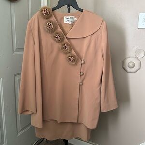 Mo’nique Tania Bella Collection Women’s 2-Piece Suit - Brown - 20